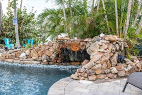 Grotto Pool House, 3 bed, 2 bath, IMG 3 miles, AMI